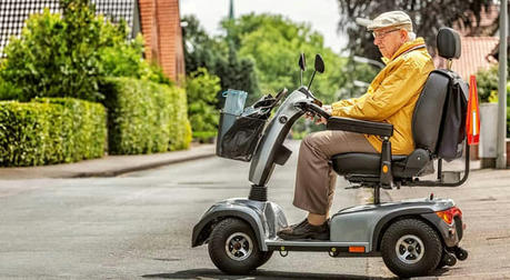 What to Look for in a Mobility Scooter for Your Elderly Relatives